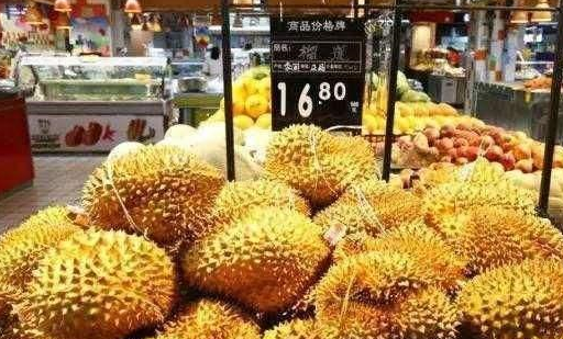 在路邊攤買榴蓮，水果販子讓“把殼留下”便宜點，原因在哪里？ 